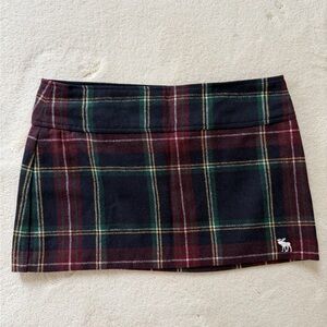 Abercrombie & Fitch Vintage Tartan Mini Skirt - Black and Red